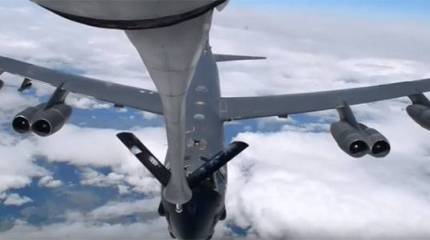 F-35 и F-16 ВВС Италии прикрыли "стратег" ВВС США при имитации дозаправки