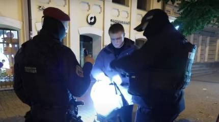 В Киеве в подъездах жилых домов расклеивают приказ военкома о проведении мобилизации