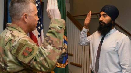 В США группа новобранцев через суд добивается права носить бороды и тюрбаны на военной службе