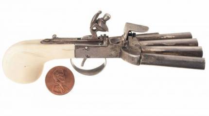 Необычные образцы оружия. Пистолет «утиная лапка»