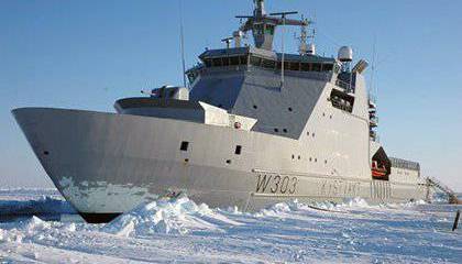 Канада собирается построить 5 военных арктических ледоколов