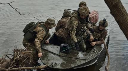 Появились кадры отхода военнослужащих ВСУ с левого берега Днепра