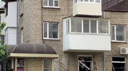 Появились кадры последствий взрыва в парикмахерской в центре Луганска