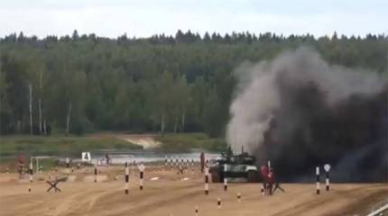 Названа вероятная причина задымления танка иранского экипажа на "Танковом биатлоне"