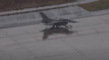 «Мы сожалеем»: Офицер ВВС США признал падение подвесного бака истребителя F-16 на жилой район в Японии