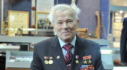 Умер легендарный Михаил Калашников