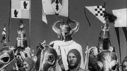 И рога, и серпы, и секиры! Нашлемные украшения рыцарей Западной Европы