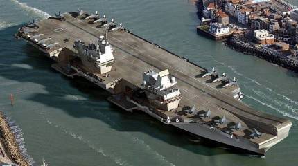 Британский авианосец отправился в США на летные испытания