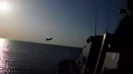 Европейское военное командование опубликовало видео сближения Су-24 с эсминцем "Дональд Кук"