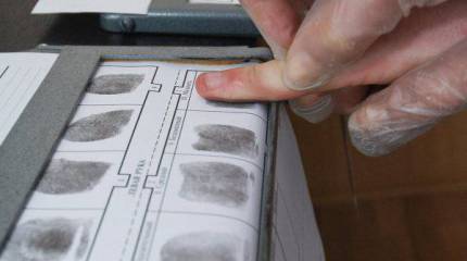 Президент Венесуэлы вводит продажу товаров через биометрическую систему