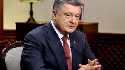 Радикальные депутаты ВРУ высказывают недовольство внесением Порошенко предложения по конституционным изменениям, предусматривающим особый статус Донбасса