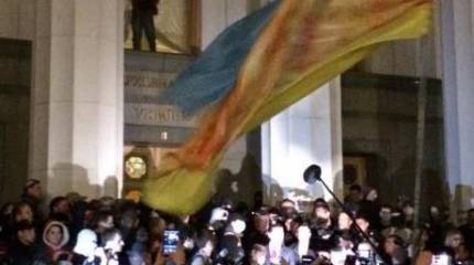 "Правый сектор" штурмовал здание Рады