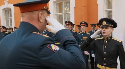 Минобороны и МВД отвергли введение обращения "господин" вместо "товарищ"