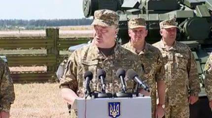 Порошенко: боеспособность украинской армии выросла в десятки раз