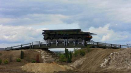 Франция поставит Украине партию легкосборных мостов для замены разрушенных капитальных