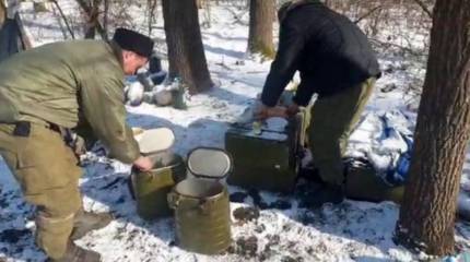 «Постоянная доставка еды раскроет позицию»: российские артиллеристы рассказали об организации питания