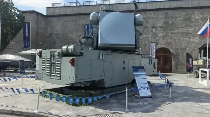 Pełnowymiarowy system obrony powietrznej Tor-M2KM jest prezentowany na międzynarodowych pokazach lotniczych Fleet-2026.