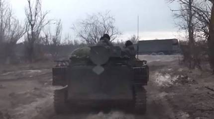 Минобороны показало кадры переброски подразделений ВДВ в Киевской области