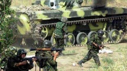 Военным поднимут зарплаты, но взамен лишат льгот