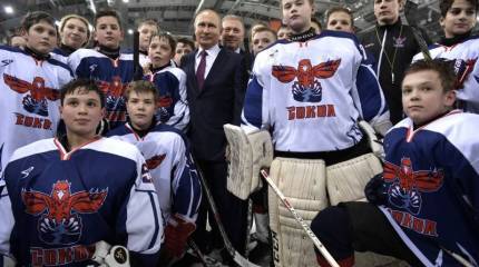 Проект «ЗЗ». Путин — супергерой с бластером, за которого проголосует Россия