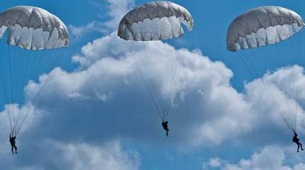 Холдинг "Технодинамика" испытает безранцевую парашютную систему