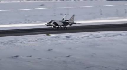 Стало известно, что у выкатившегося за пределы ВПП истребителя МиГ-31 оторвало переднюю часть