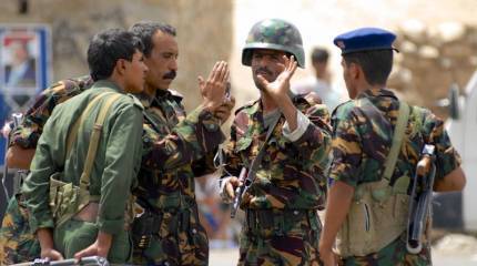 Нападение на крупную военную базу в Йемене - ранен начальник Генштаба