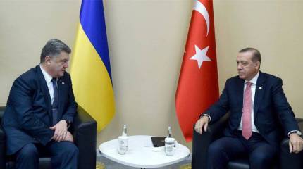 Французские журналисты назвали гадким и позорным попытку Порошенко привлечь внимание к Украине с помощью размышлений о терактах в Париже
