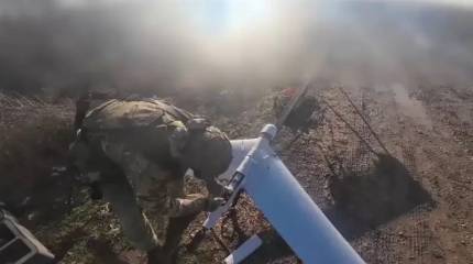 Минобороны показало работу связки разведывательного БПЛА и дронов-камикадзе «Ланцет» при поражении танков ВСУ