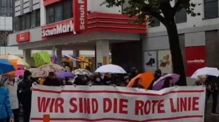 В Германии в день немецкого единства прошла акция протеста под лозунгом «Тепла, мира и хлеба»