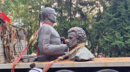 Мэрия Полтавы отчиталась о сносе памятников Ватутину и Пушкину