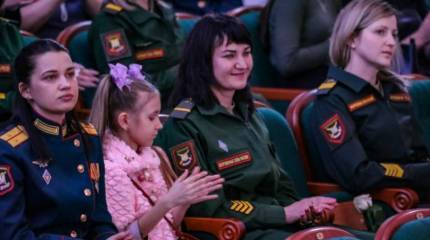 С праздником, дорогие женщины!