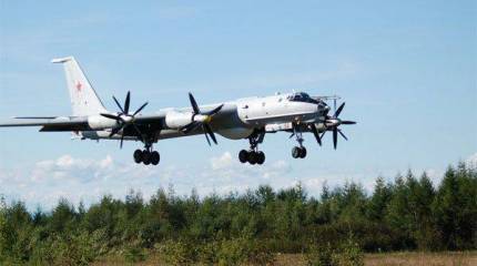 Дальние противолодочные самолёты Ту-142 ТОФ отработали дозаправку в воздухе