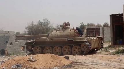 Появилось видео боя танков советского производства в Триполи