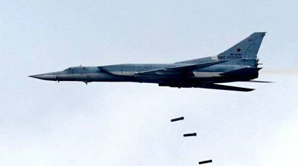Российские бомбардировщики нанесли удары по объектам ИГ в Сирии