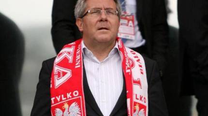 Зампред Европарламента поляк Чарнецкий предложил исключить рубль из числа конвертируемых валют