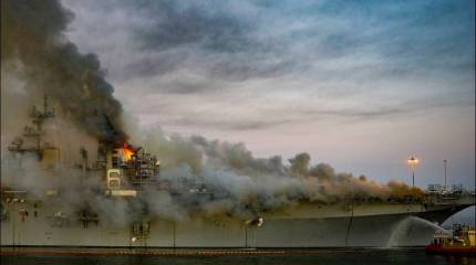 Появились новые подробности о пожаре на десантном корабле ВМС США Bonhomme Richard в 2020 году