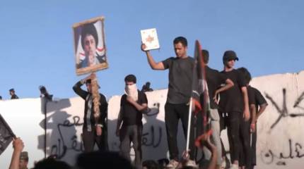 Толпа протестующих против сожжения Корана в Стокгольме подожгла посольство Швеции в Багдаде