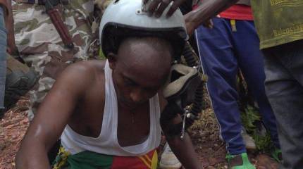 В сети появились фото захваченного повстанцами сбитого лётчика МиГ-23 ВВС Эфиопии