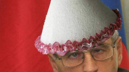 Мертвенный свет «абажура». Как «миротворцы» к войне призывают