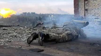 Бойцы «Вагнера» уничтожают врага в домах на западе Артемовска из ПТРК «Метис»