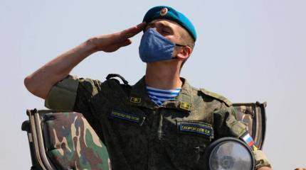 Парад в масках: необходимость или нарушение устава...