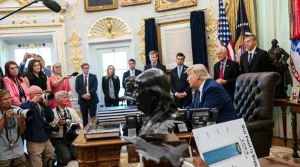 Трамп рассчитывает без затрат заполучить иранские запасы урана и открытый Ормуз
