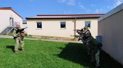 Немецкие пользователи недоумевают в связи с введением украинских десантников в американский полк на учениях в Баварии