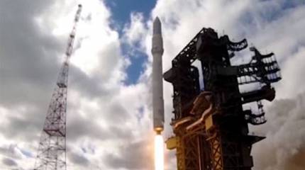 Открытие международной недели космоса и видео ракетных стартов