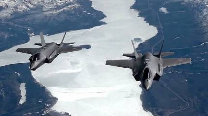 Пара истребителей F-35 американской коалиции в небе Сирии совершила опасный манёвр вблизи российских Су-35