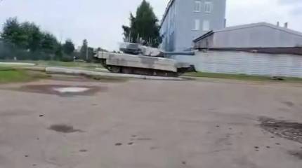 Разработанный УВЗ по заказу Минобороны тяжёлый штурмовой роботизированный комплекс «Штурм» засветился при возвращении с полигона