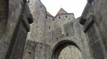 Каркассон. Крепость, живущая сквозь время