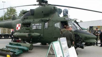 Вертолёт ВВС Польши совершил аварийную посадку в поле