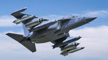 Представитель "Рособоронэкспорта" на МАКС-2015: "По желанию заказчика можем переоборудовать Як-130 в лёгкий штурмовик"